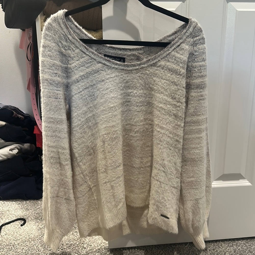 Soft to the touch lightweight Abercrombie and Fitch sweater